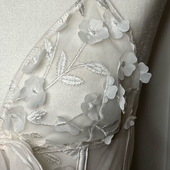 Victoria Secret Dream Angels 3DFloral Embellished Sheer Long Line Bra Size M - Picture 5 of 8